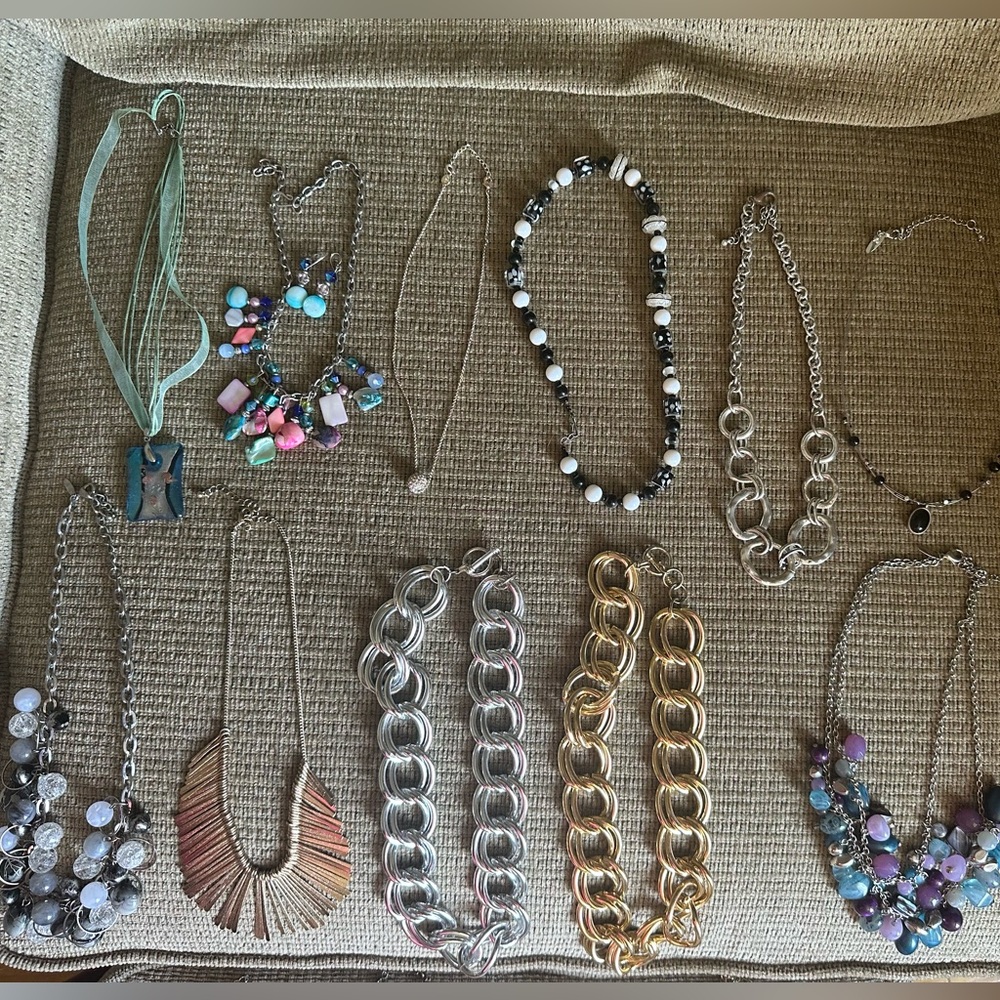 22 Statement Necklaces - image 2